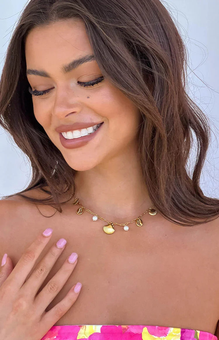 Gigli Gold Shell Necklace
